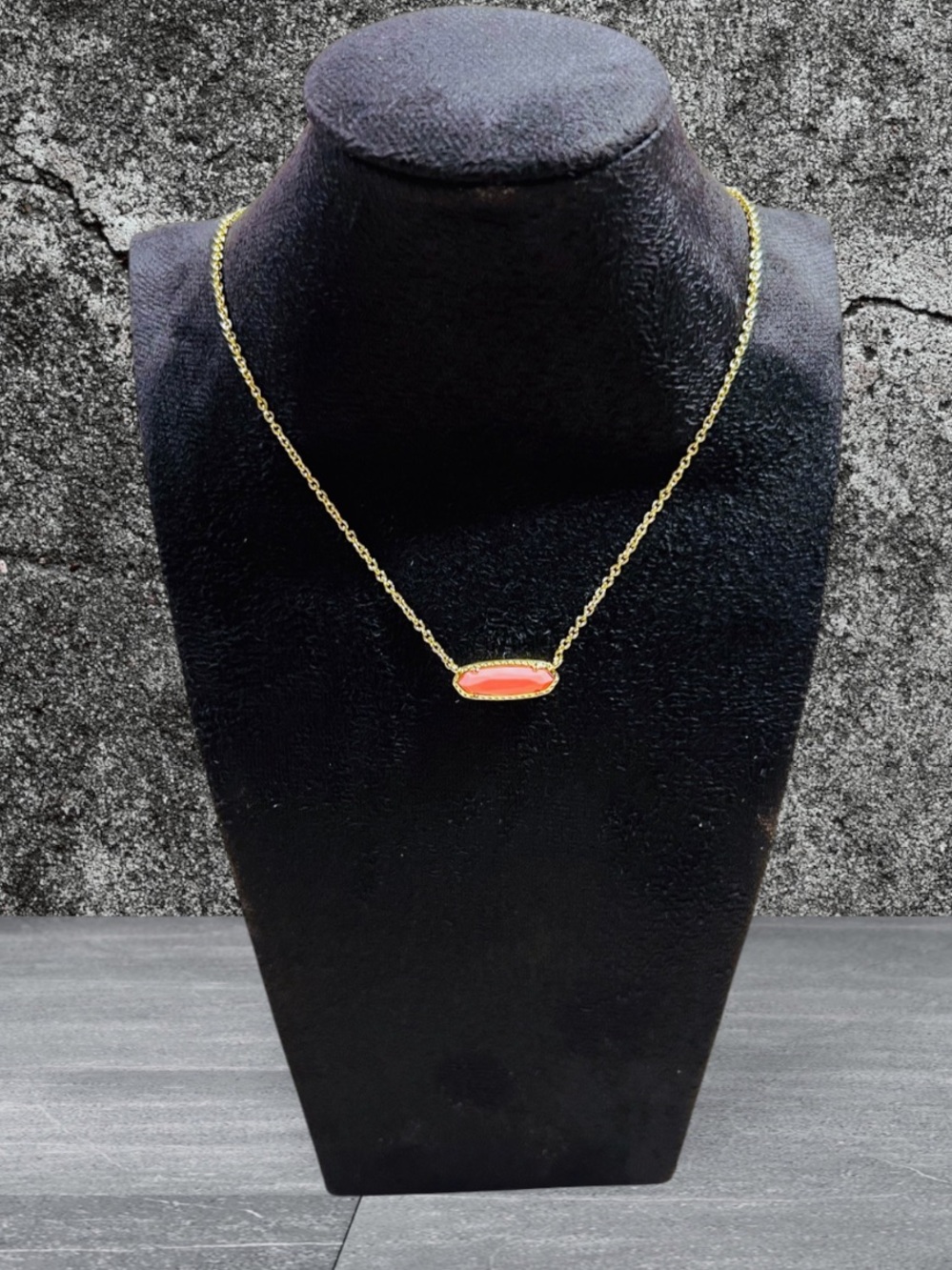 🪸KENDRA SCOTT 14K Gold Plated Eva Coral Magnesite Pendant Necklace